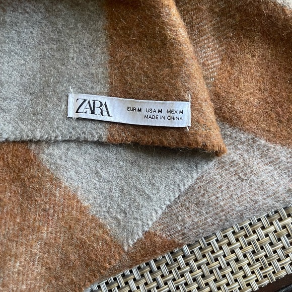 ZARA Plaid Scarf in Brown and Gray - Picture 2 of 6